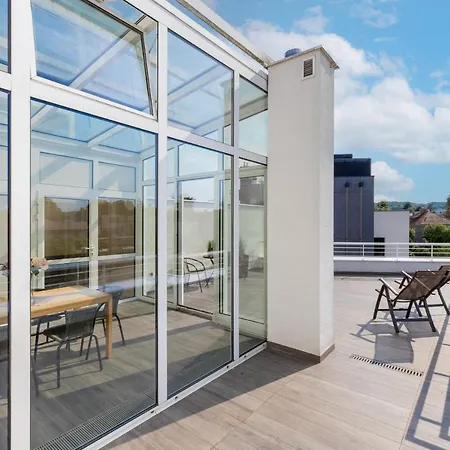 Orlowo Park - Spacious With Winter Garden By Renters Apartment *