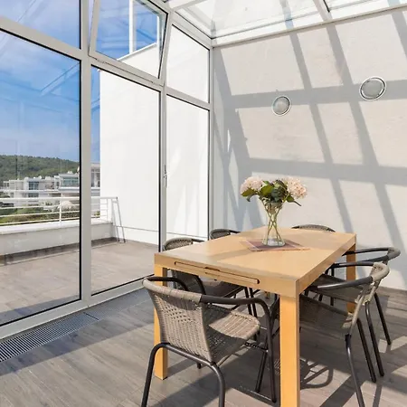 Lejlighed Orlowo Park - Spacious With Winter Garden By Renters *