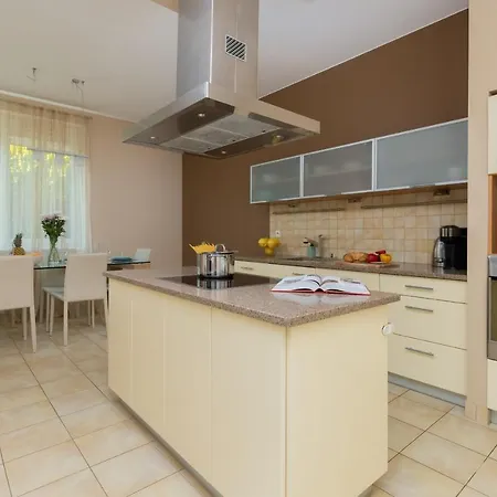 Orlowo Park - Spacious With Winter Garden By Renters Apartment Gdynia