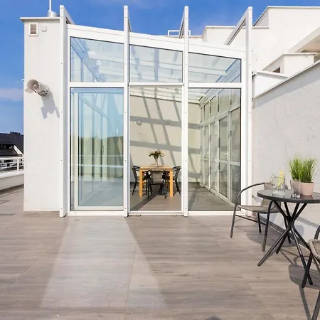 Lejlighed Orlowo Park - Spacious With Winter Garden By Renters