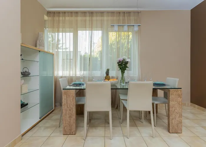 Orlowo Park - Spacious With Winter Garden By Renters דירה