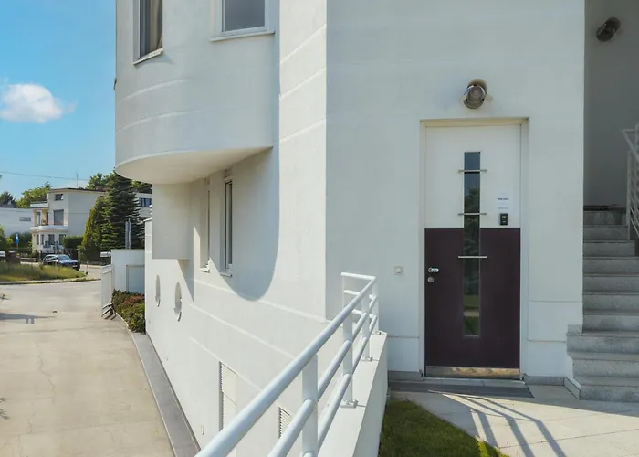 Orlowo Park - Spacious With Winter Garden By Renters דירה